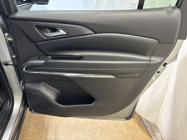2025 Chevrolet Traverse LT - Photo 29