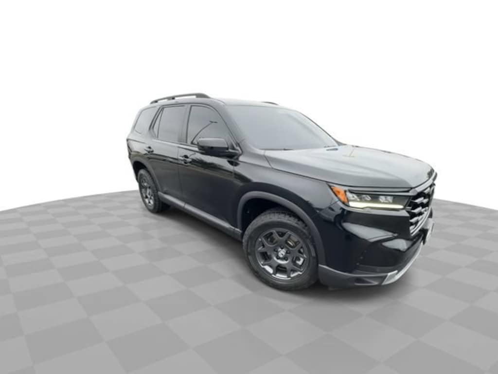 Used 2024 Honda Pilot TrailSport SUV