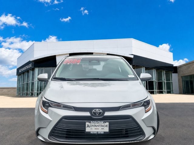 2024 Toyota Corolla LE - Photo 3
