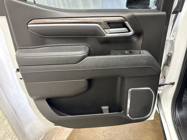 2025 Chevrolet Silverado 1500 LTZ - Photo 25