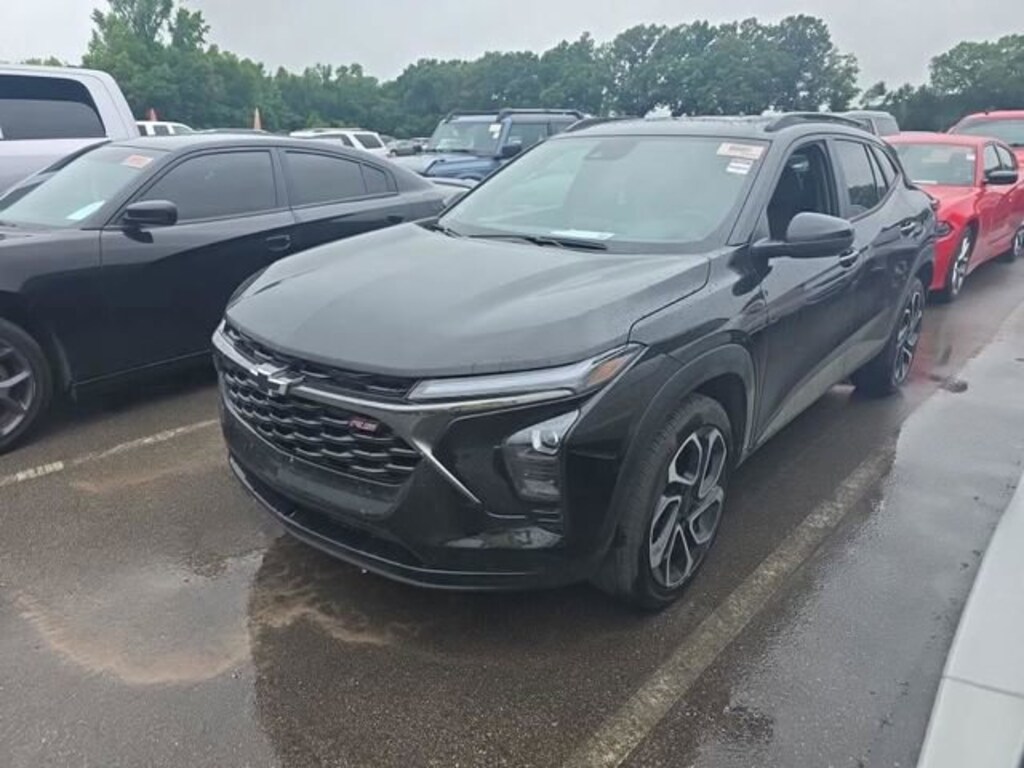 Used 2025 Chevrolet Trax 2RS SUV