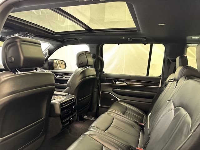 2023 Jeep Wagoneer Series I - Photo 14