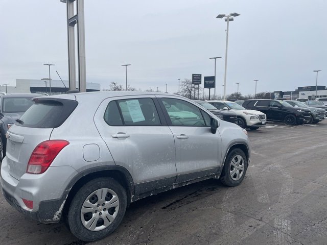 Used 2018 Chevrolet Trax LS with VIN KL7CJKSBXJB606946 for sale in Hodgkins, IL