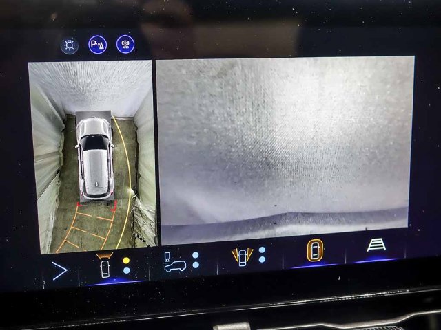 2027 Chevrolet Equinox LT - Photo 17