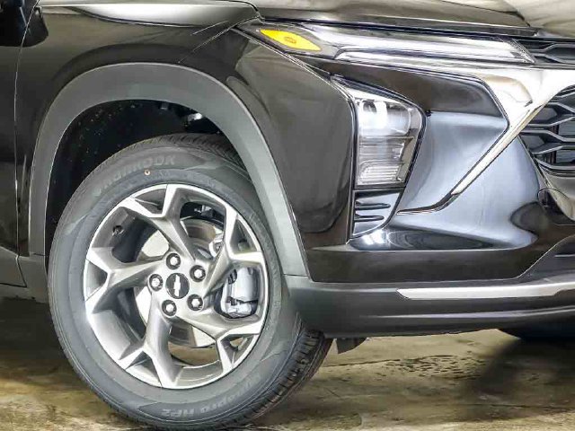 New 2026 Chevrolet Trax LT SUV