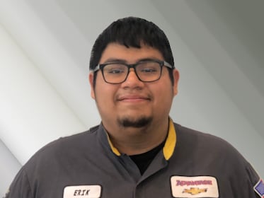 Staff member Erik Lopez from ID_94b449