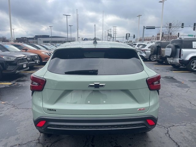 2024 Chevrolet Trax photo 2