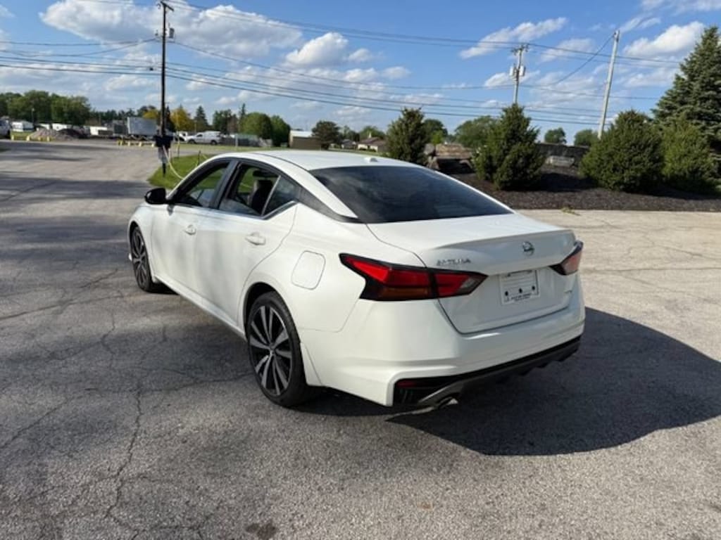 Used 2023 Nissan Altima SR FWD Sedan