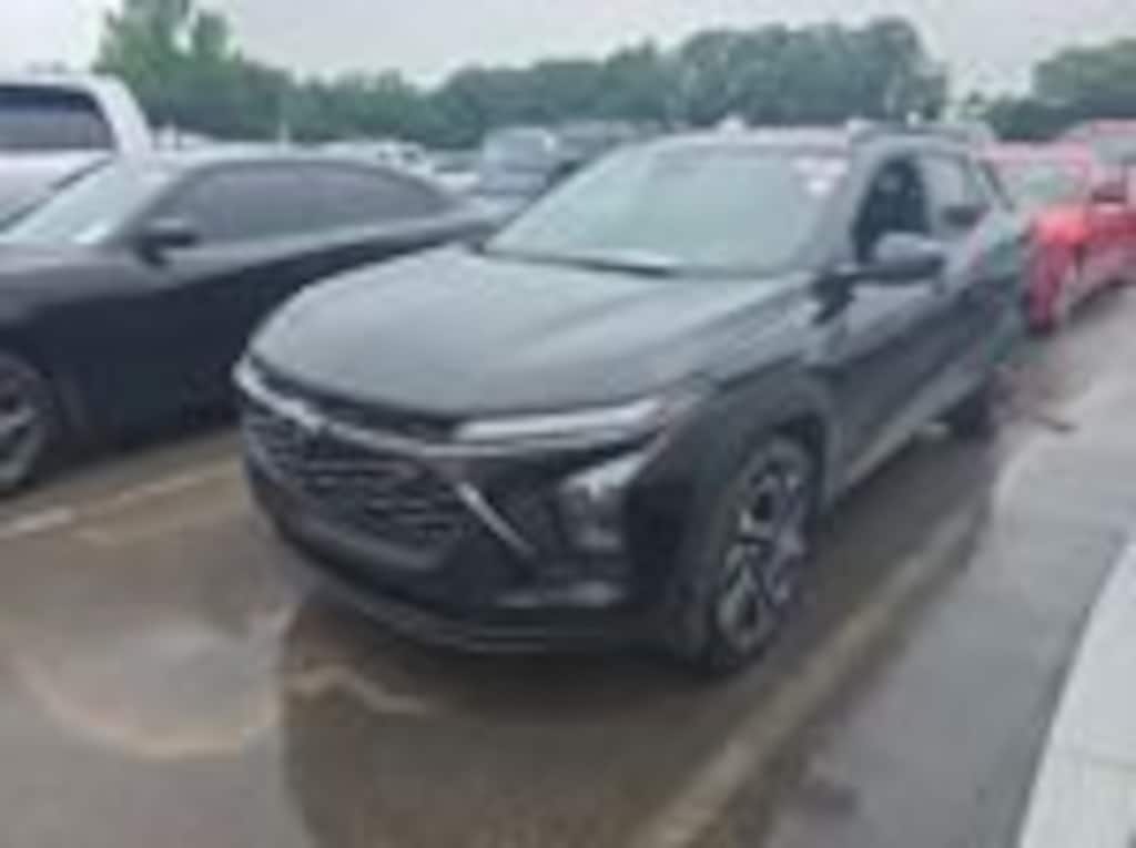 Used 2025 Chevrolet Trax 2RS SUV