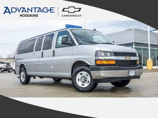 2025 Chevrolet Express 3500 LT Extended's photo