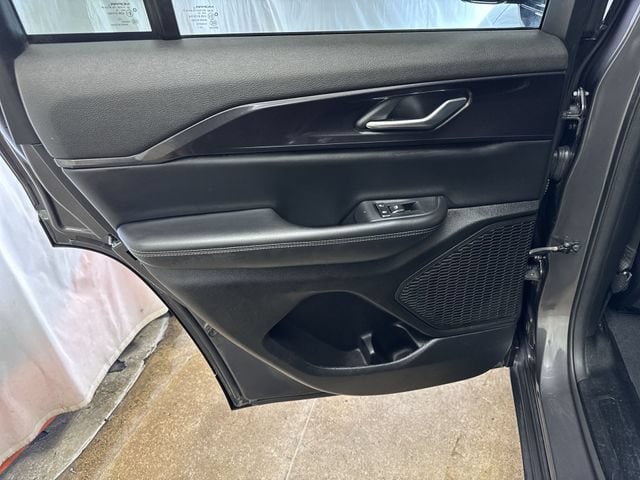 2023 Jeep Grand Cherokee Altitude - Photo 23