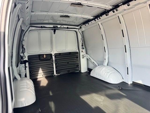 2025 Chevrolet Express Cargo Work Van - Photo 11