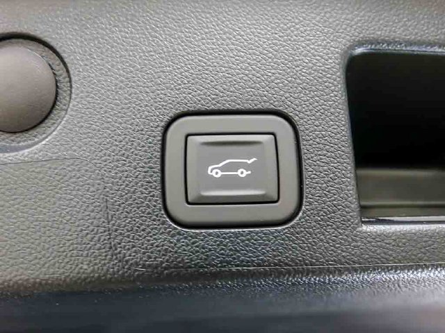 2027 Chevrolet Equinox LT - Photo 8