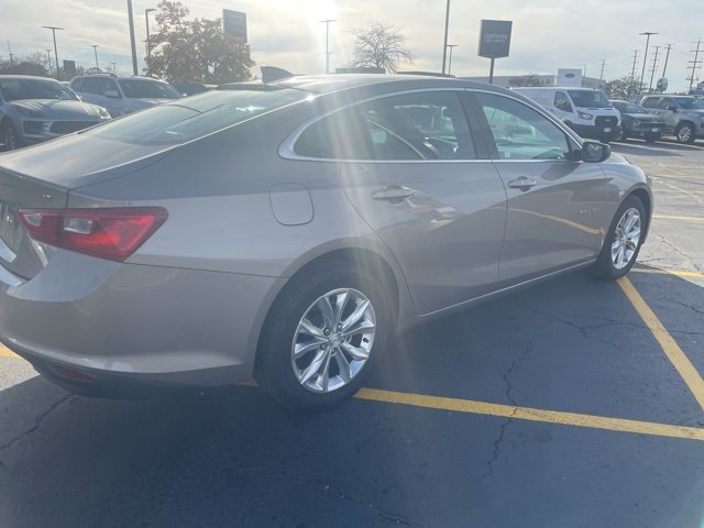 2023 Chevrolet Malibu 1LT photo 2