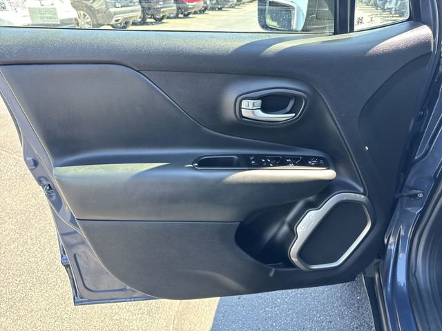 2022 Jeep Renegade Latitude - Photo 22