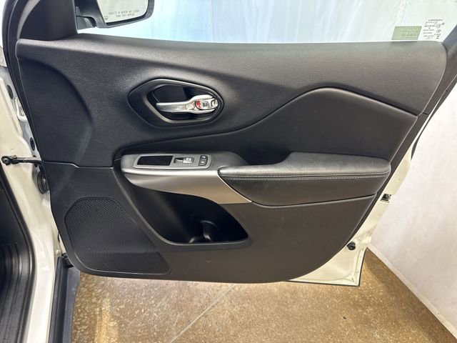2022 Jeep Cherokee Latitude Lux - Photo 27