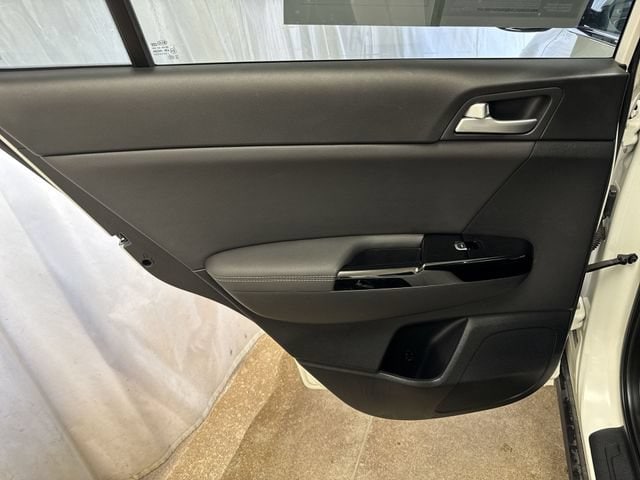 2022 Kia Sportage EX - Photo 22