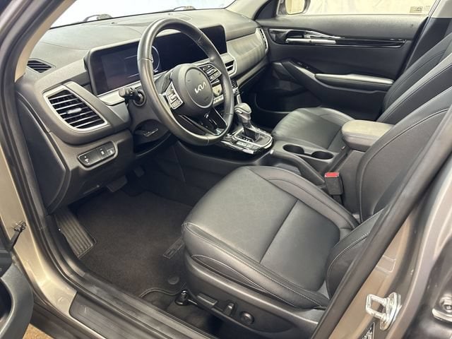 2024 Kia Seltos EX - Photo 12