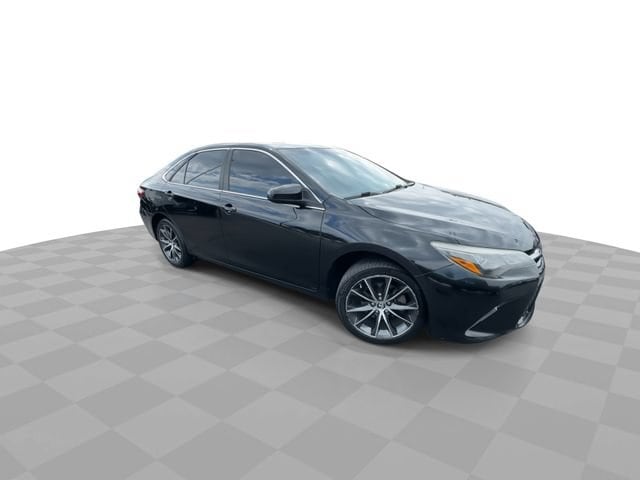 Used 2015 Toyota Camry XSE with VIN 4T1BK1FK2FU558589 for sale in Hodgkins, IL