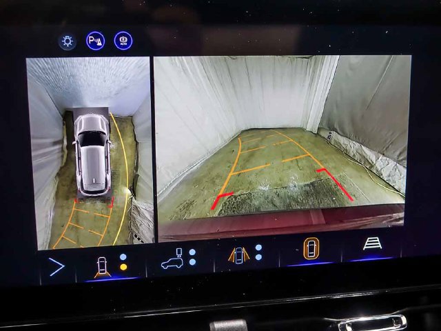 2027 Chevrolet Equinox LT - Photo 18
