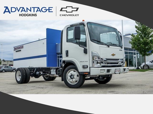 2025 Chevrolet Low Cab Forward's photo