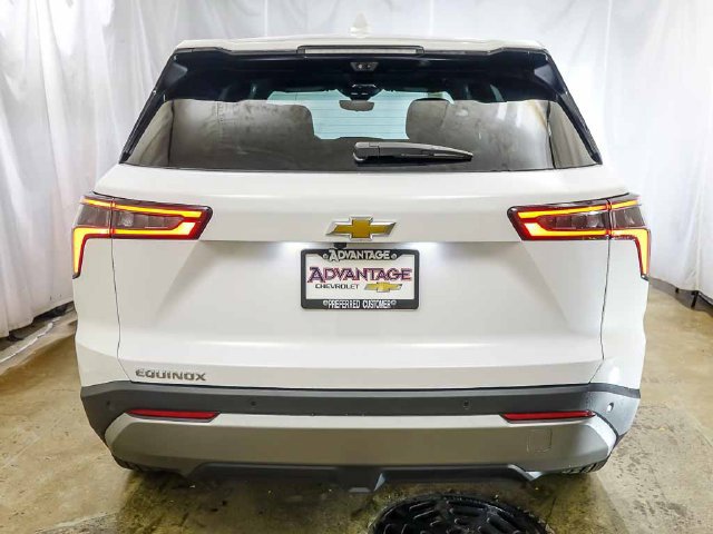 2027 Chevrolet Equinox LT - Photo 6
