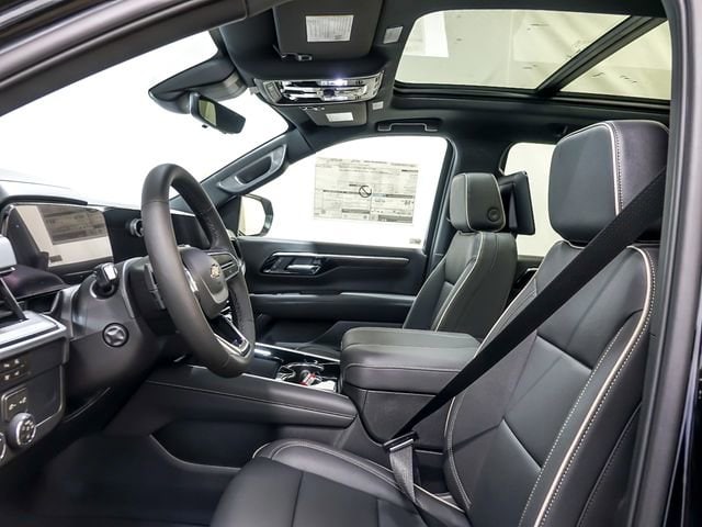 2026 Chevrolet Suburban Premier - Photo 9