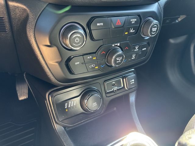 2022 Jeep Renegade Latitude - Photo 20