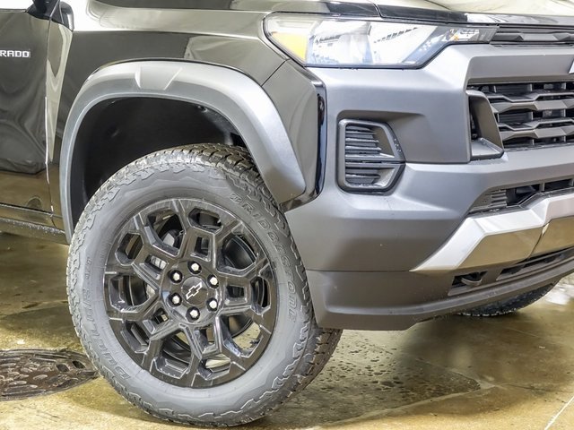 2026 Chevrolet Colorado Trail Boss photo 2