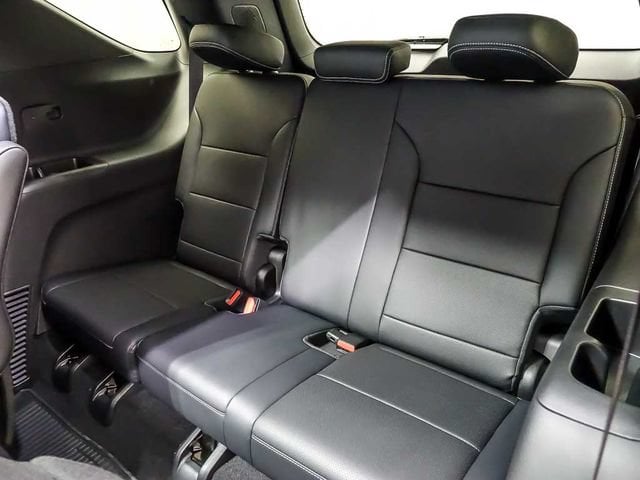 2027 Chevrolet Traverse LT - Photo 12