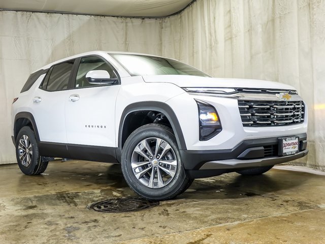 2026 Chevrolet Equinox LT photo 2