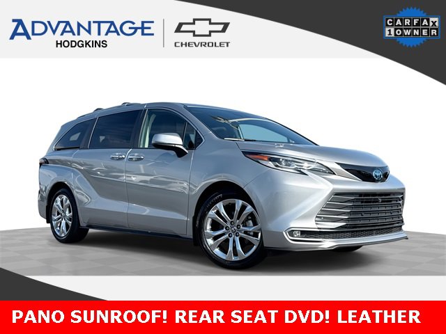 2023 Toyota Sienna Platinum's photo