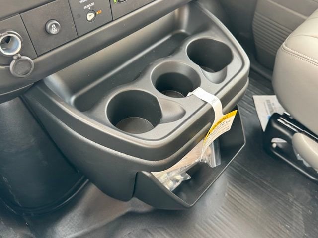 2025 Chevrolet Express Cargo Work Van - Photo 18