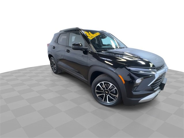 2024 Chevrolet Trailblazer LT photo 2