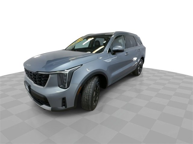 2024 Kia Sorento S photo 2