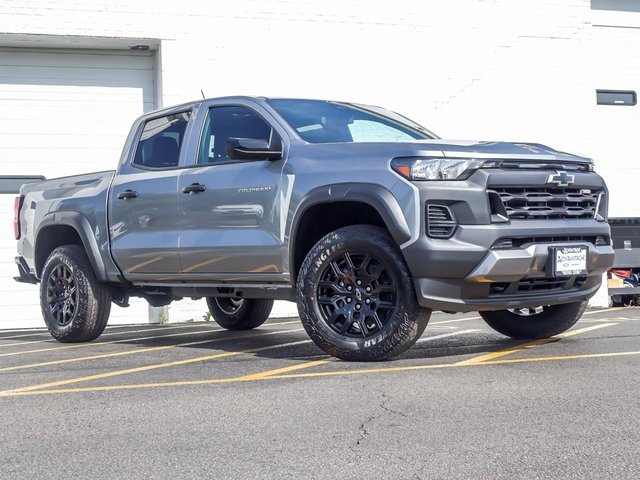2026 Chevrolet Colorado Trail Boss photo 2