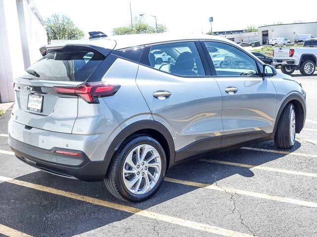 2027 Chevrolet Bolt LT - Photo 6