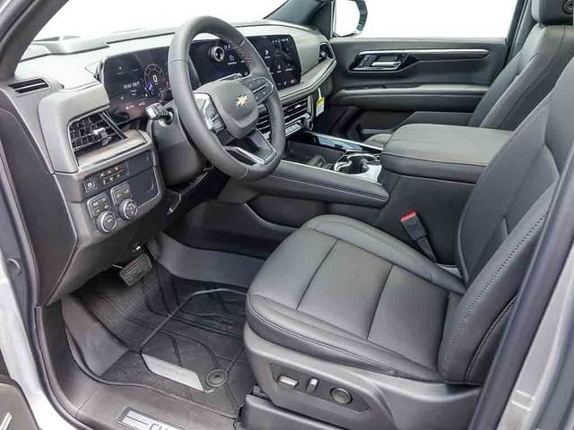 2026 Chevrolet Suburban LT - Photo 15