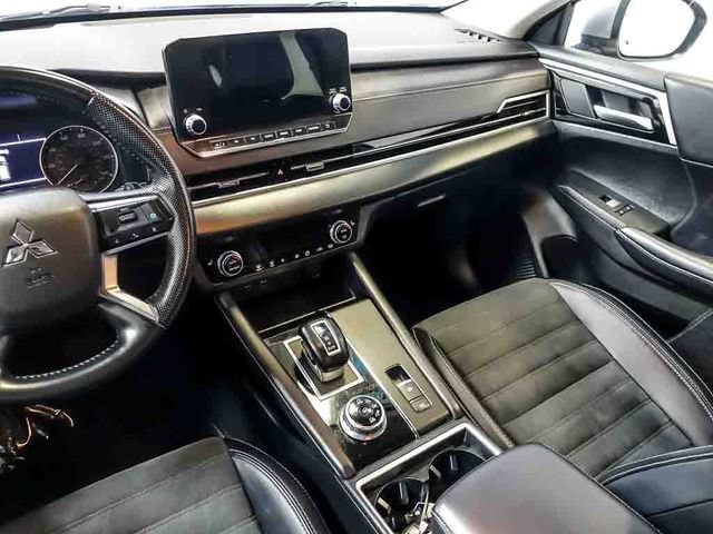 2024 Mitsubishi Outlander SE - Photo 17