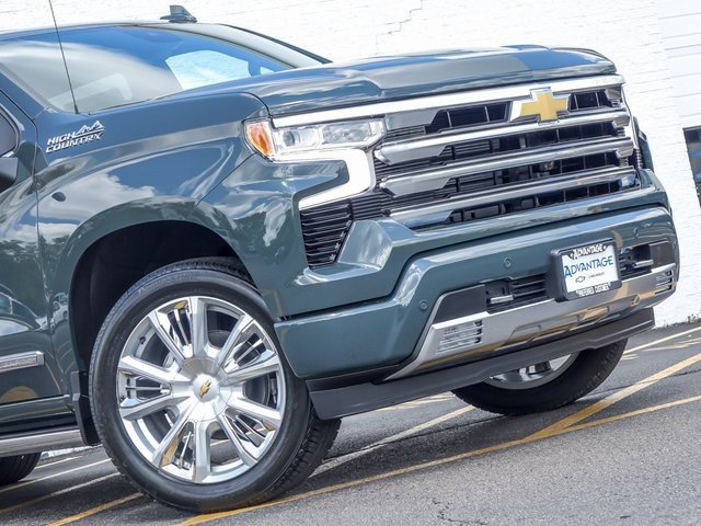 2026 Chevrolet Silverado 1500 Sport High Country photo 3