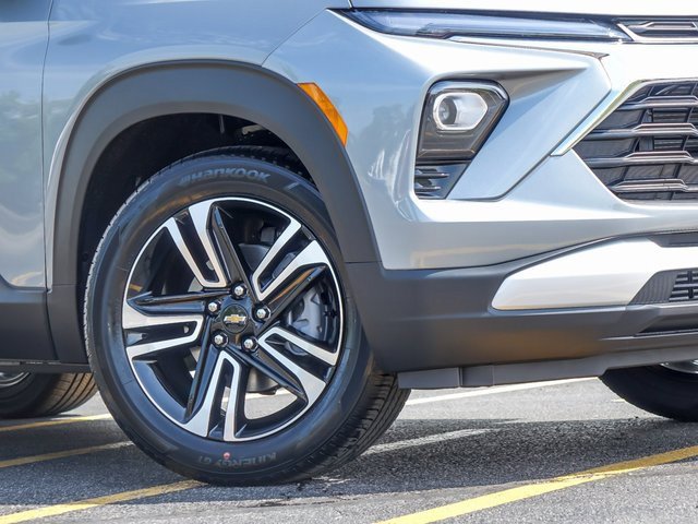 2026 Chevrolet Trailblazer LT photo 2