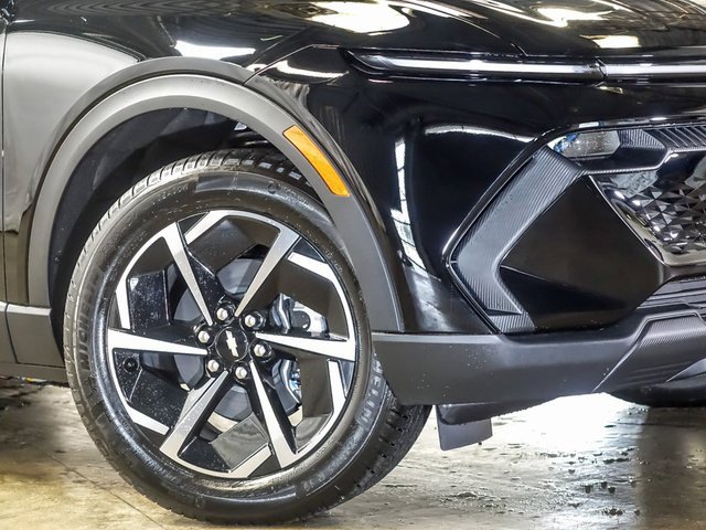 2026 Chevrolet Equinox EV 1LT photo 3