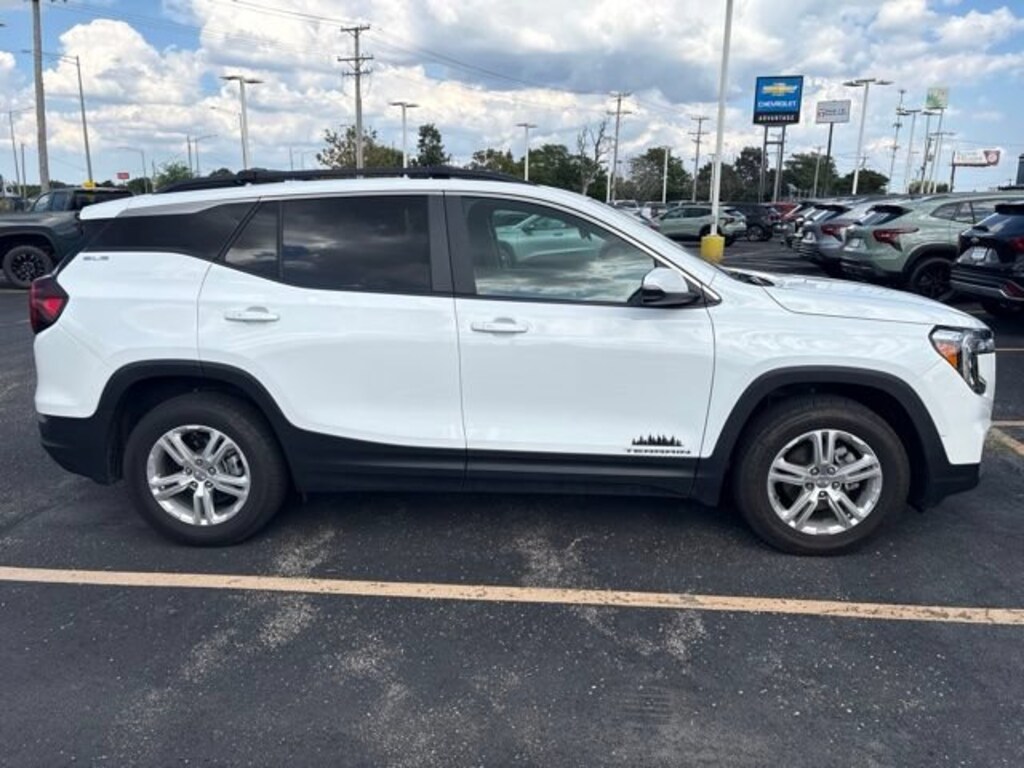 Used 2022 GMC Terrain SLE SUV