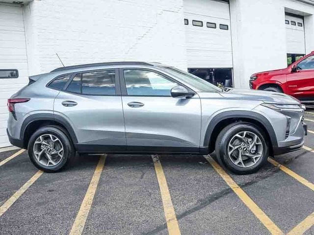 2026 Chevrolet Trax LT - Photo 5