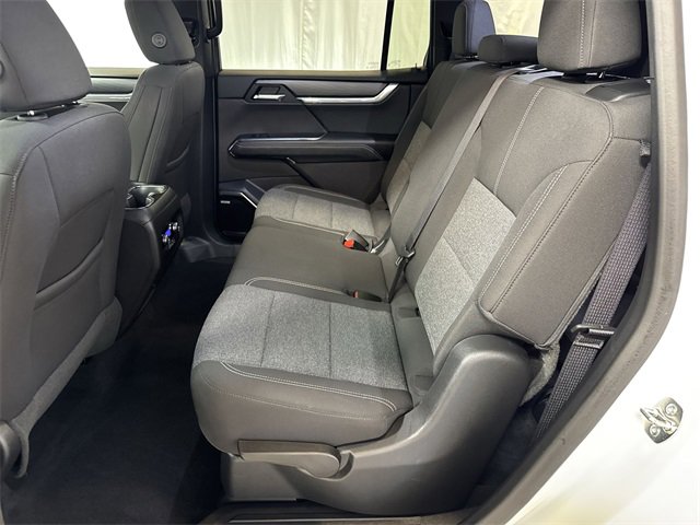 2025 GMC ACADIA - Image 12