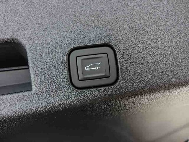 2027 Chevrolet Traverse LT - Photo 10