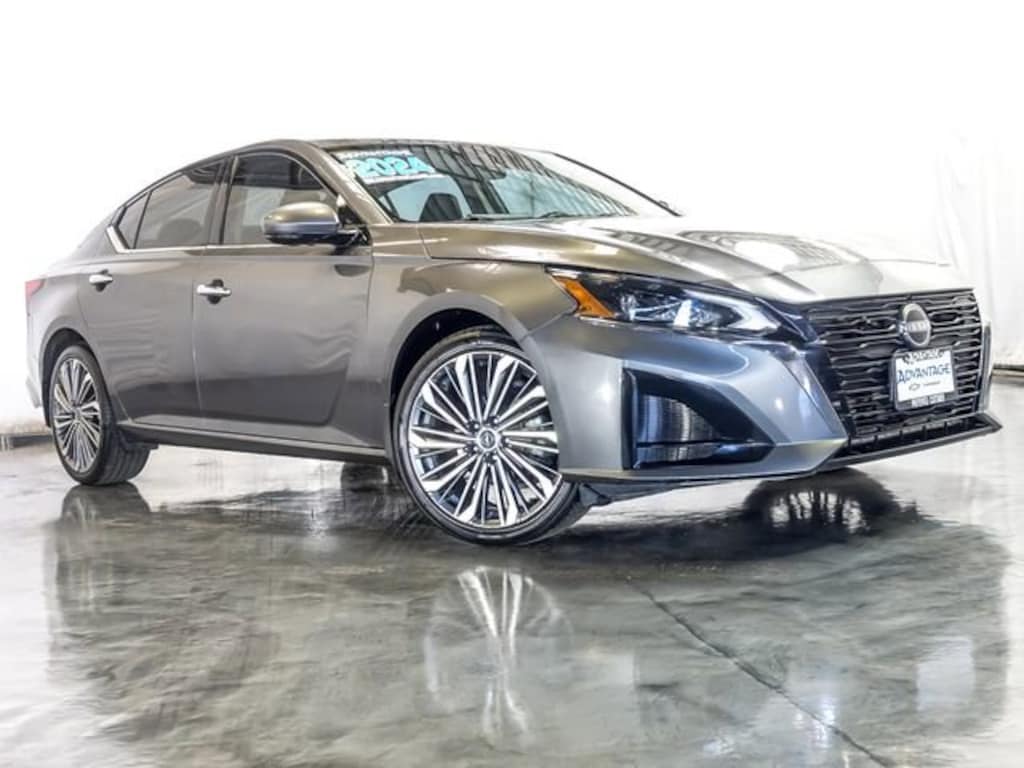 Used 2024 Nissan Altima SL Intelligent AWD Sedan