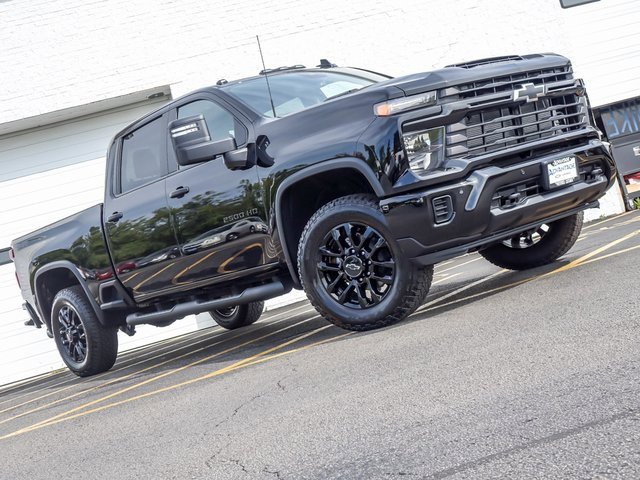 2026 Chevrolet Silverado 2500HD Custom photo 2