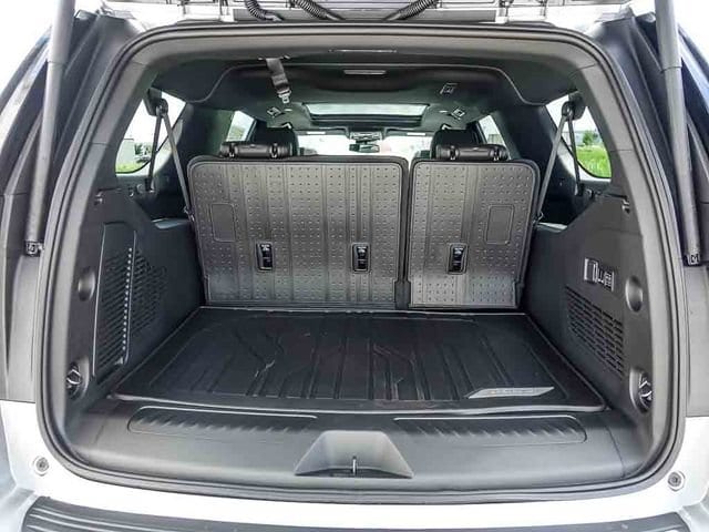 2026 Chevrolet Suburban LT - Photo 8
