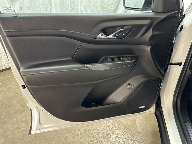 2023 GMC ACADIA - Image 23